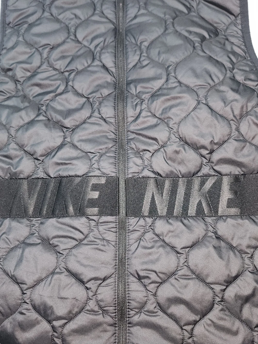Nike AeroLayer Women's Running Vest Black Size Medium Is Used